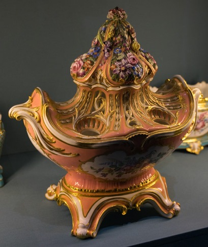 Sevres bulb pot