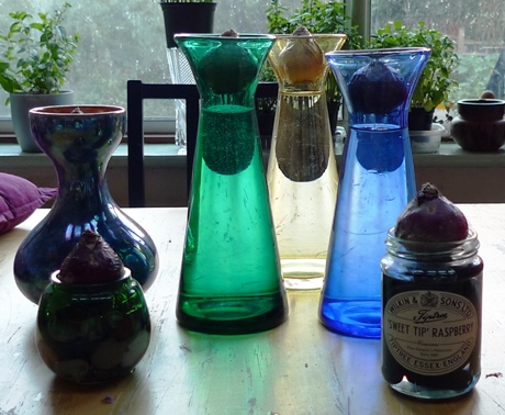 hyacinth bulbs in hyacinth vases