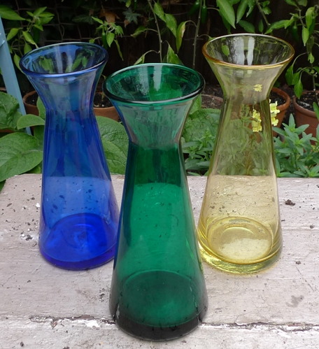 x-shaped hyacinth vases